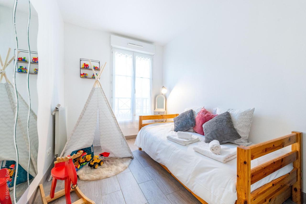 Family Travel Paris 3 Apartment บุสซี-แซ็ง-ฌอร์ฌ ภายนอก รูปภาพ